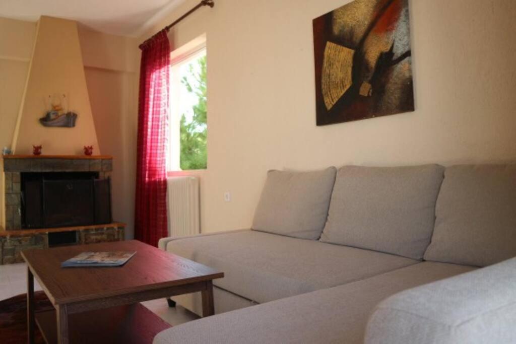 Anestis Apartment Akrata Exterior photo